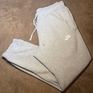 Men’s medium Nike Sweatpants Joggers Grey